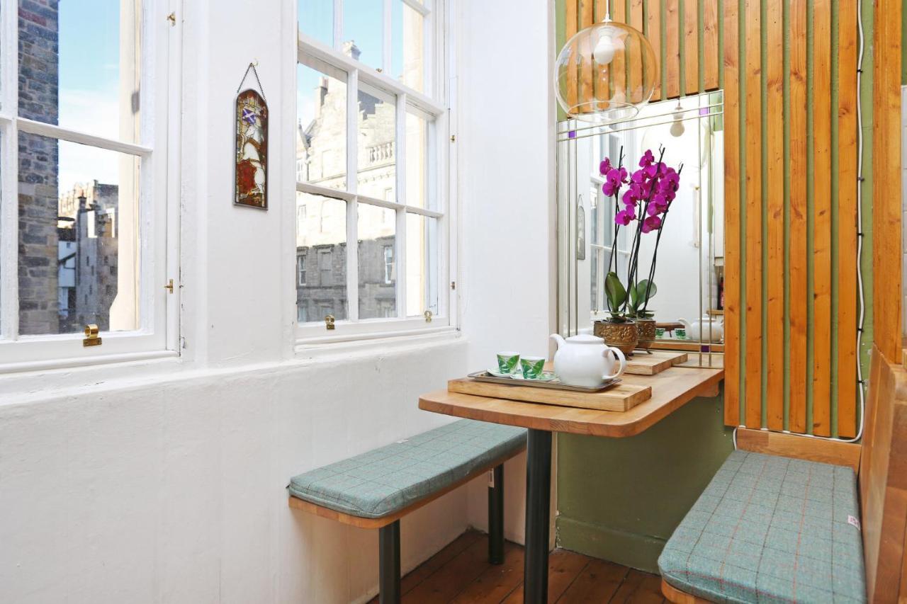 Joivy Iconic Colorful Home On The Royal Mile Edinburgh Luaran gambar